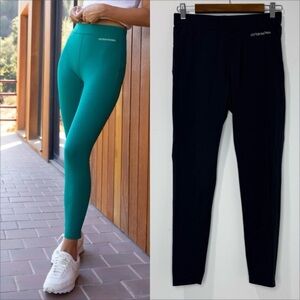 OUTERKNOWN Black Leggings Size Medium